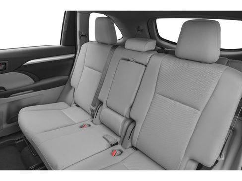 Used 2019 Toyota Highlander LE FWD image 28