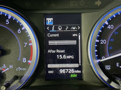 Used 2018 Toyota Highlander XLE AWD/4WD image 19