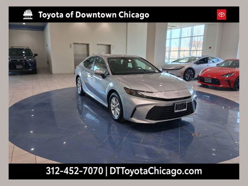 Used 2025 Toyota Camry LE image 1