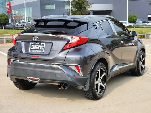Used 2020 Toyota C-HR LE image 7