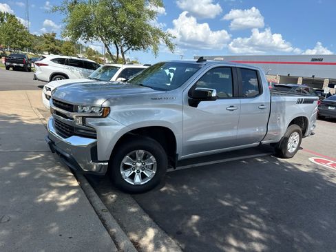 Used 2020 Chevrolet Silverado 1500 LT w/ Trailering Package AWD/4WD image 6