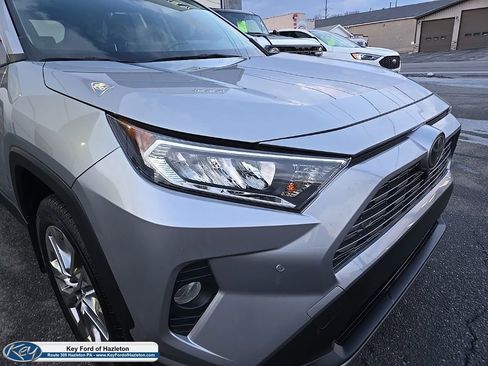 Used 2020 Toyota RAV4 Limited image 2