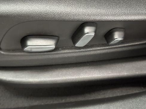 Used 2025 Cadillac XT5 Premium Luxury image 22