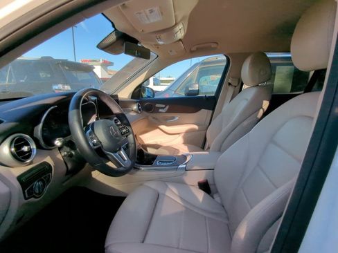 Used 2022 Mercedes-Benz GLC 300 4MATIC w/ Premium Package Lite image 6