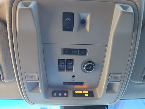 Used 2020 Cadillac Escalade Premium Luxury image 22