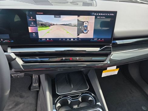 New 2026 BMW 530i RWD image 14