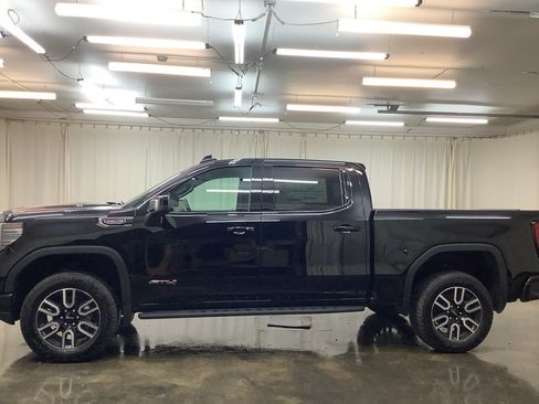 New 2026 GMC Sierra 1500 AT4 w/ AT4 Premium Package AWD/4WD image 9
