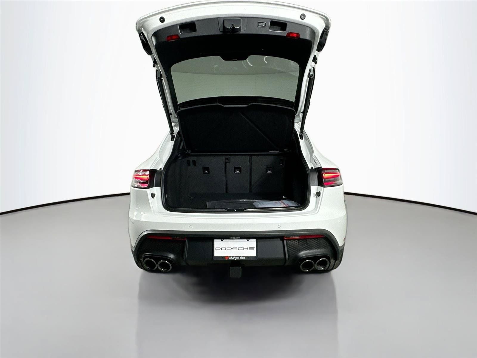 Certified 2026 Porsche Macan S AWD/4WD image 36