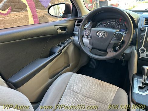 Used 2012 Toyota Camry LE image 18