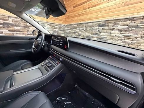 Certified 2024 Hyundai Palisade SEL w/ Premium Package AWD/4WD image 15