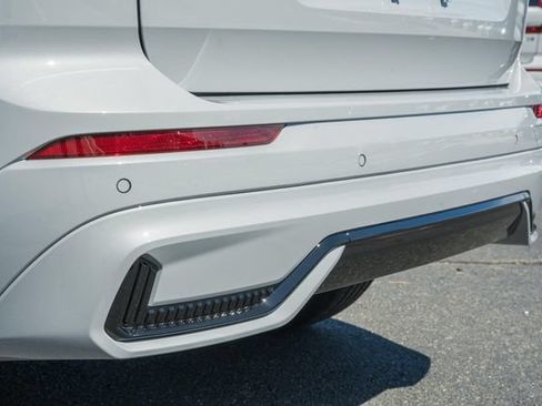 New 2027 Volvo XC60 B5 Ultra AWD/4WD image 9
