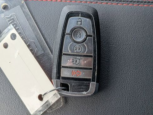 Used 2025 Ford Explorer ST-Line AWD/4WD image 32