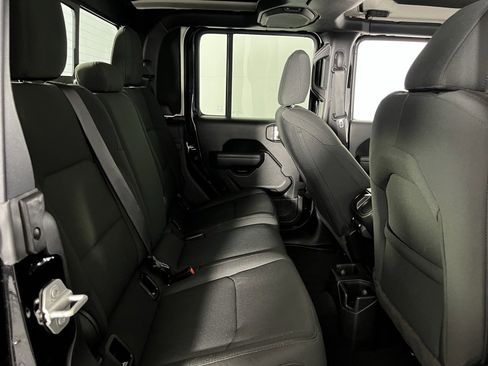 Certified 2023 Jeep Gladiator Willys image 26