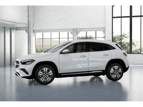 Certified 2026 Mercedes-Benz GLA 250 4MATIC image 36