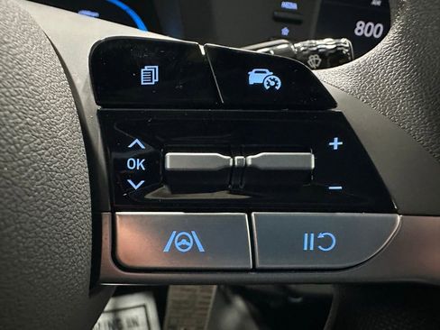 Used 2025 Hyundai Elantra SE image 20