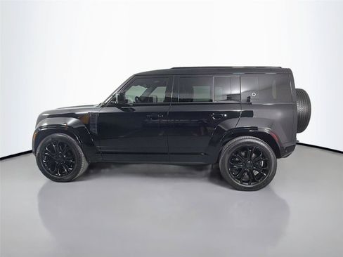 Certified 2026 Land Rover Defender 110 OCTA AWD/4WD image 8