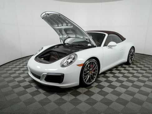 Certified 2018 Porsche 911 Carrera 4S image 32