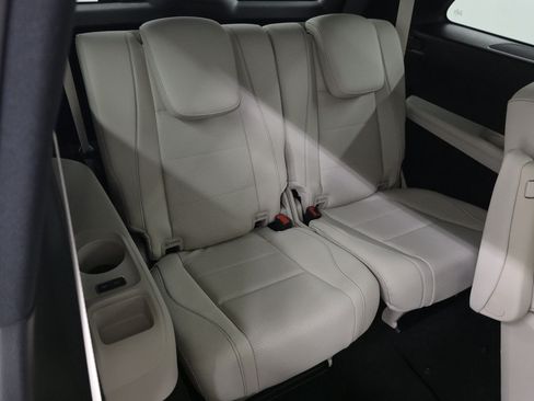 Used 2025 Mercedes-Benz GLS 450 4MATIC image 14