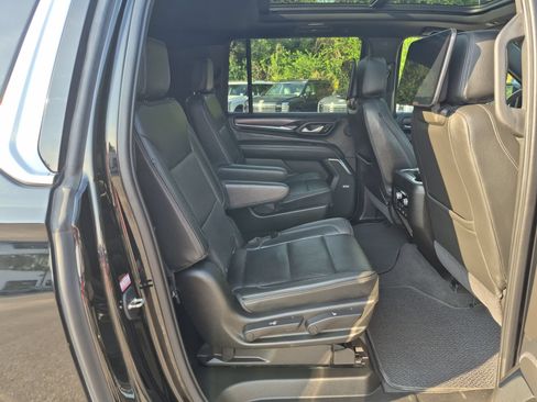 Used 2021 GMC Yukon XL Denali w/ Denali Premium Package AWD/4WD image 29