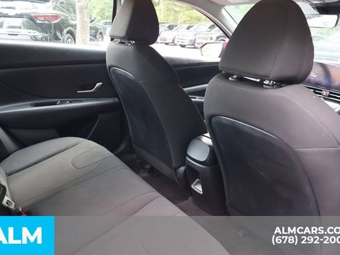 Used 2024 Hyundai Elantra SEL FWD image 20