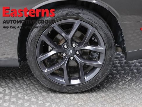 Used 2022 Dodge Challenger SXT w/ Driver Convenience Group RWD image 8