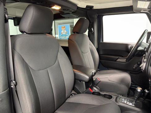 Used 2017 Jeep Wrangler Sport image 12