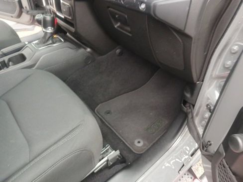 Used 2023 Jeep Wrangler Sport image 19