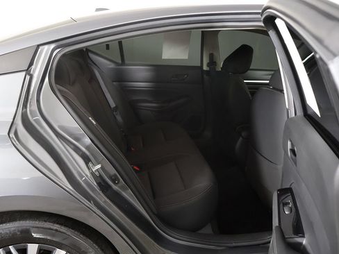 Used 2023 Nissan Altima 2.5 SV w/ SV Premium Package FWD image 33