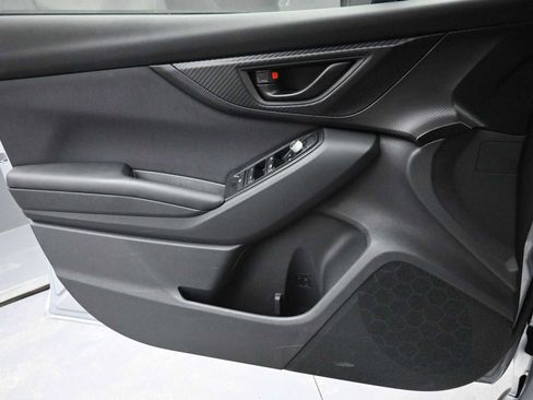 Used 2023 Subaru Crosstrek 2.0i Premium image 9