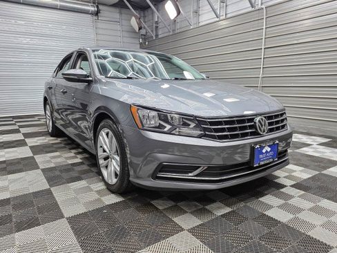 Used 2019 Volkswagen Passat 2.0T Wolfsburg w/ Wheels & Sunroof Package FWD image 4