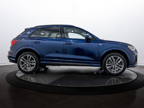 Certified 2025 Audi Q3 2.0T Premium w/ Convenience Package image 3