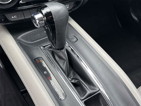 Used 2016 Honda HR-V LX image 29