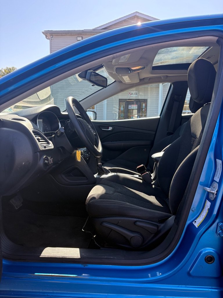 Used 2016 Dodge Dart SXT w/ Sun/Sound Group FWD image 9