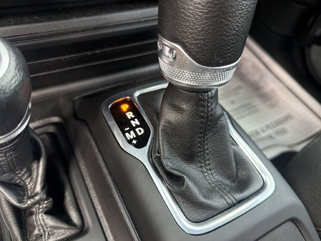 Used 2022 Jeep Wrangler Sport AWD/4WD image 22