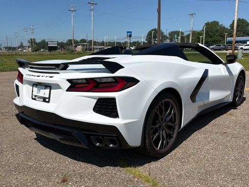 Used 2024 Chevrolet Corvette Stingray Premium Conv w/ Z51 Performance Package RWD image 6