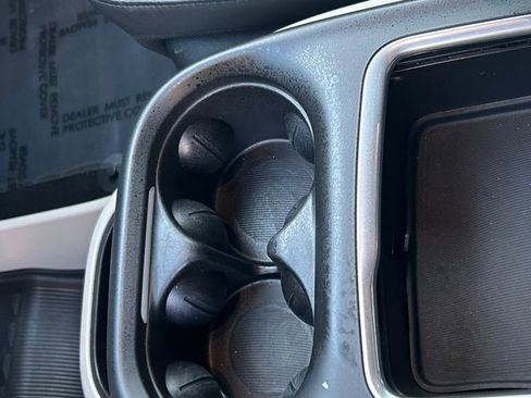 Certified 2023 Chrysler Pacifica Touring-L FWD image 21