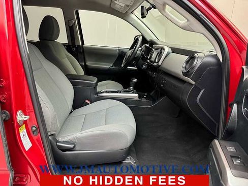 Used 2017 Toyota Tacoma SR5 image 19