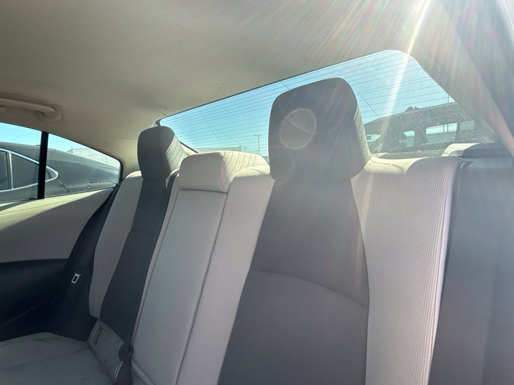 Used 2021 Toyota Corolla LE FWD image 6
