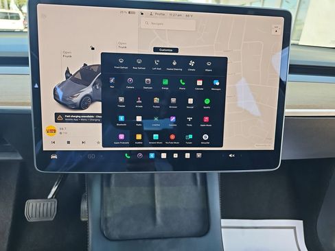 Used 2022 Tesla Model Y Long Range image 22