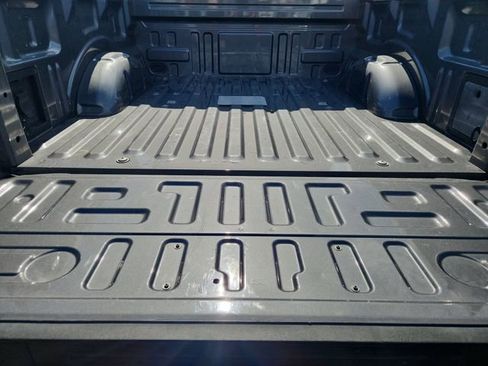 Used 2025 Ford F150 Lariat w/ FX4 Off-Road Package image 26