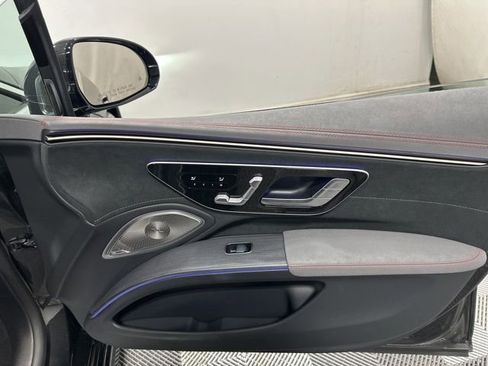 Certified 2022 Mercedes-Benz EQS 580 4MATIC Sedan image 15