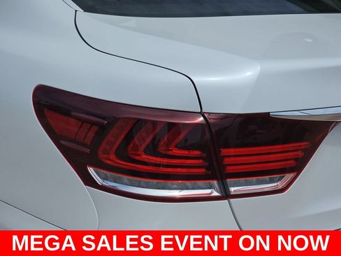 Used 2016 Lexus LS 460 w/ Comfort Package RWD image 41