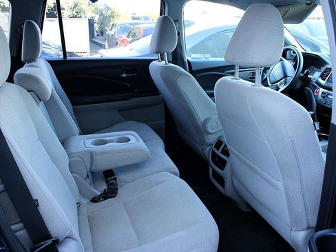 Used 2018 Honda Pilot LX image 17