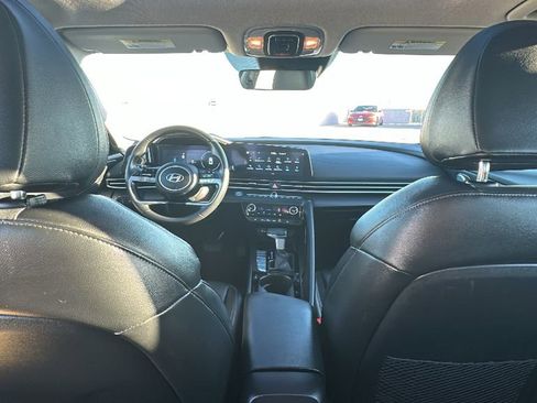 Used 2025 Hyundai Elantra Limited image 29