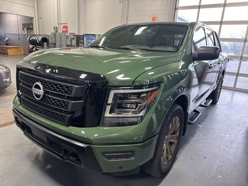 Certified 2024 Nissan Titan SV w/ SV Bronze Edition Package image 6