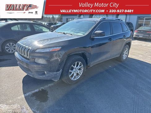 Used 2016 Jeep Cherokee Latitude image 1