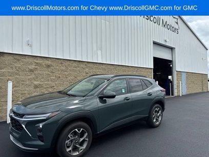 Used 2025 Chevrolet Trax LT w/ Driver Confidence Package