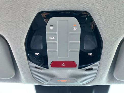 Used 2025 Kia K4 LXS image 16