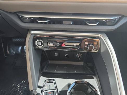 Used 2025 Audi Q5 Premium w/ Convenience Package AWD/4WD image 27