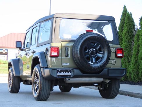 Used 2026 Jeep Wrangler Unlimited Sport AWD/4WD image 11